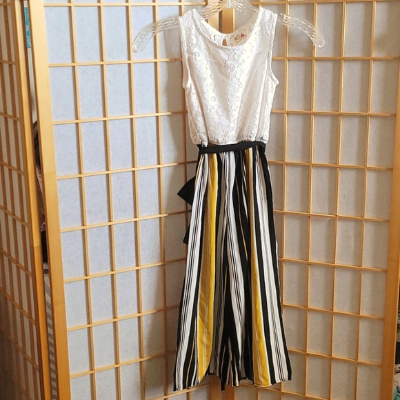 Girls Jumper with black n yellow pattern - Picture 1 of 9